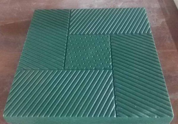 Формы пластиковые для тротуарной плитки "Кубик штрих"